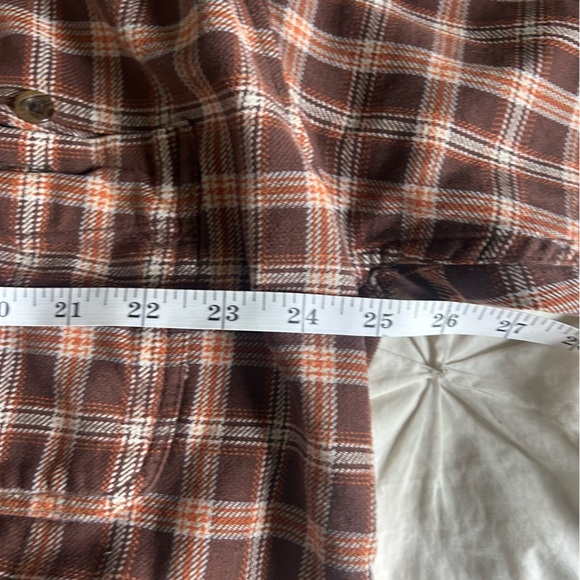Men’s Large Pacific Trail Brown and Tan Plaid Button Up - Picture 4 of 6